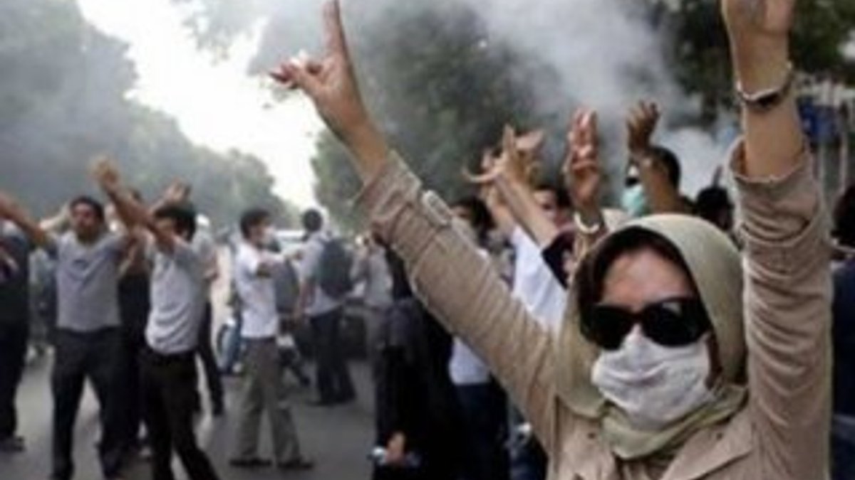 İran'da hükümet benzin kullanımı düştü diye mutlu