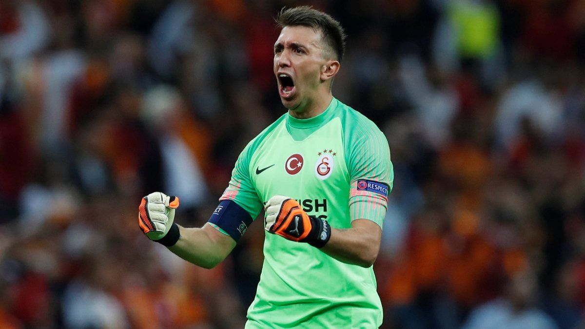 Fernando Muslera tarihe geçti