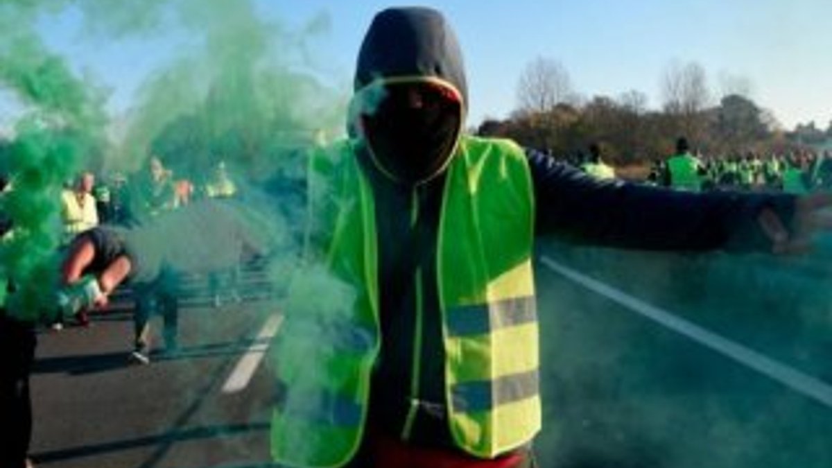 Sarı Yelekli protestoları, Fransa'ya uçuşları düşürdü