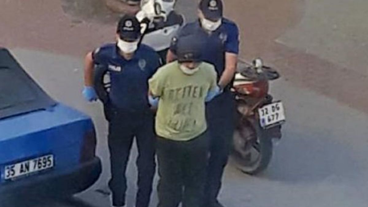 Annesiyle babasını öldüren şahıs gözaltına alındı