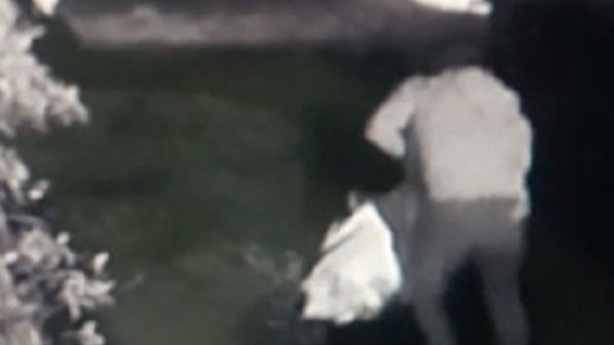 İzmir'de cep telefonu hırsızları polise takıldı