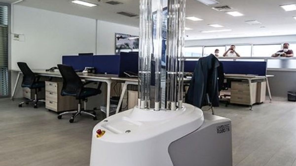 Koronavirüsle mücadele eden robotlar Türkiye'de satışta