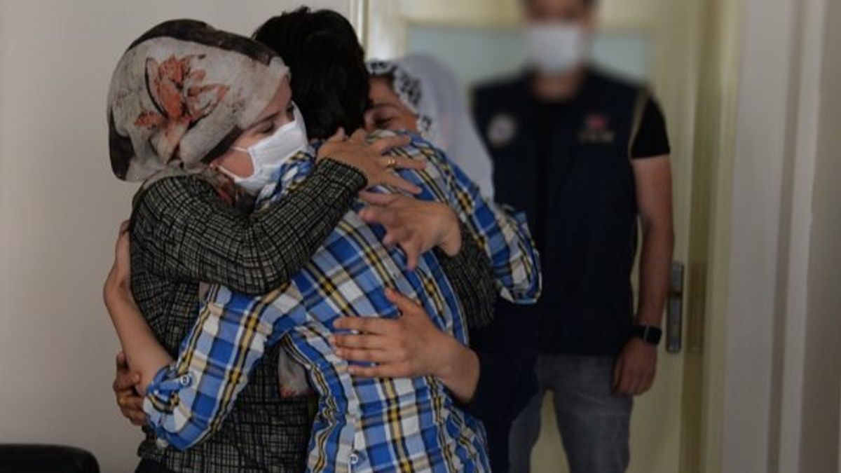 Mardin'de teslim olan PKK'lı kadın ailesiyle buluşturuldu