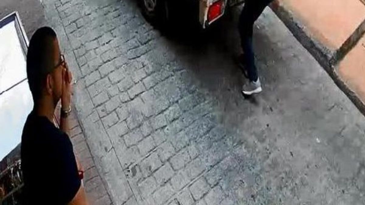 Beyoğlu'nda hareket halindeki kamyonetten hırsızlık