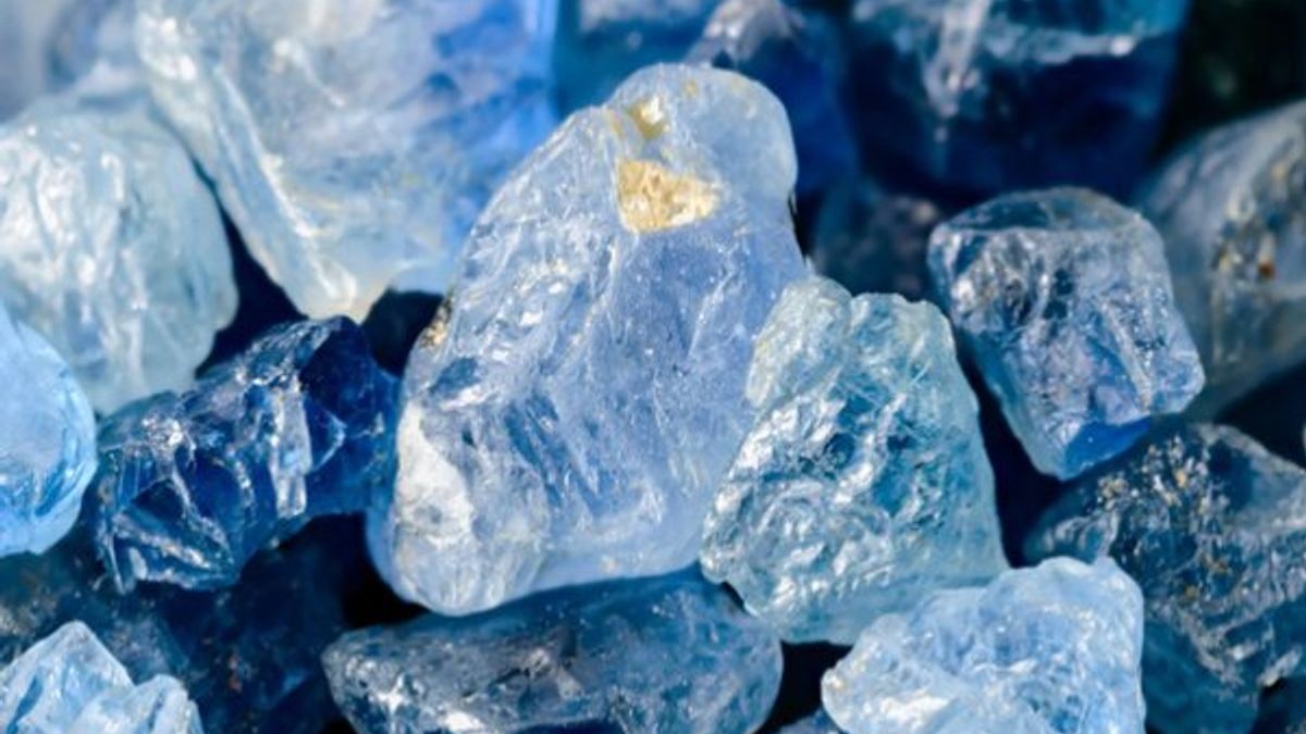 Safir taşı nedir