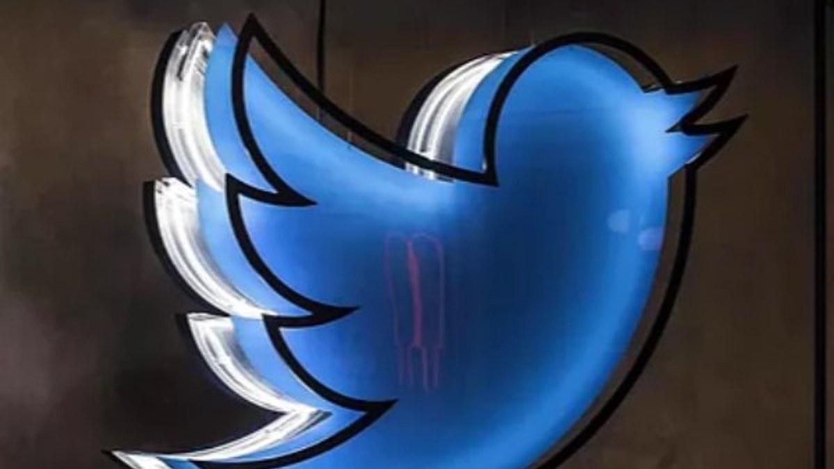 Twitter’da ünlülerin hesaplarını hackleyenler tutuklandı