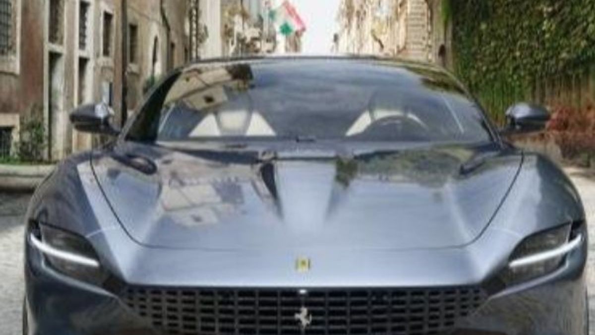 4 milyonluk Ferrari Roma, Türkiye'ye gelmeden satıldı