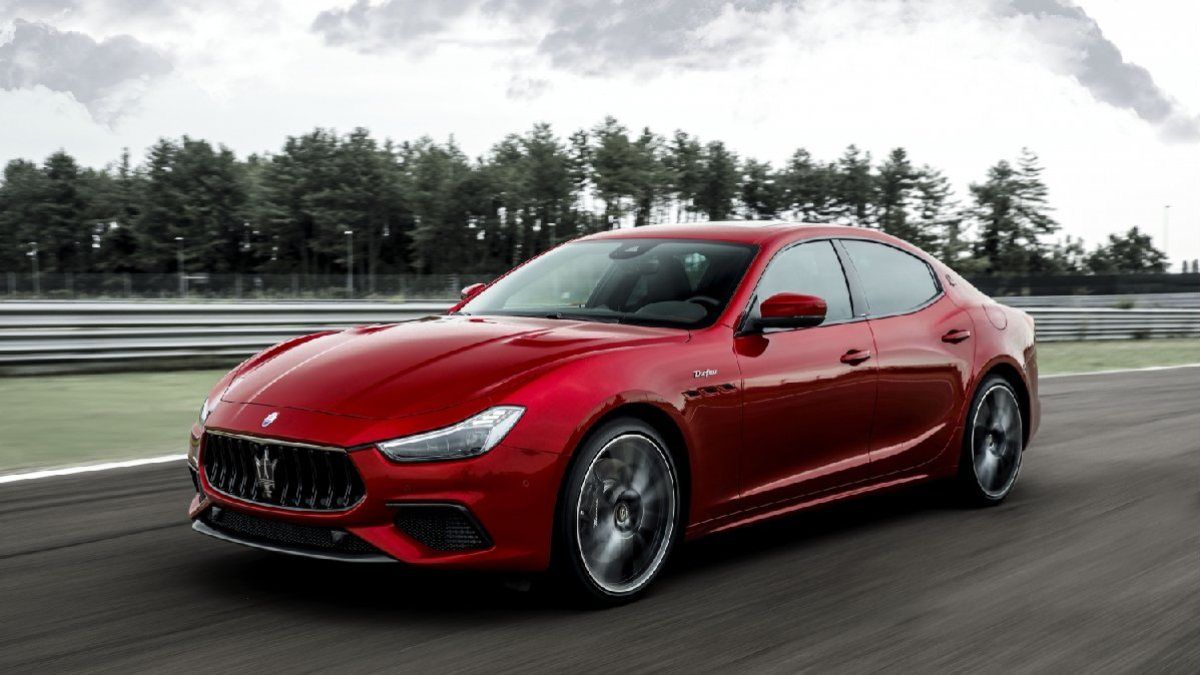 Maserati, en hızlı sedan otomobillerini tanıttı