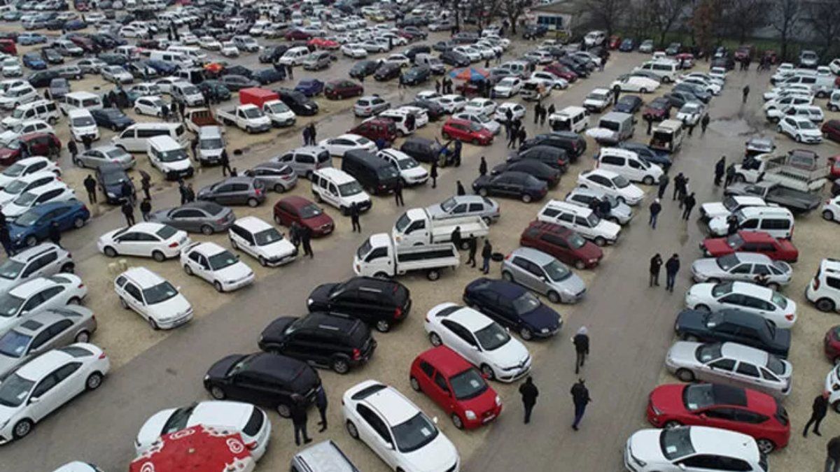İkinci el araç fiyatlarını kayıtsız oto galericiler artırıyor