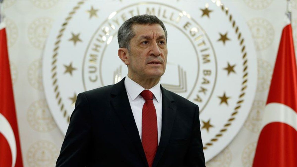 Ziya Selçuk: 12 Ekim'de tüm ilkokul, 8 ve 12. sınıfları açıyoruz