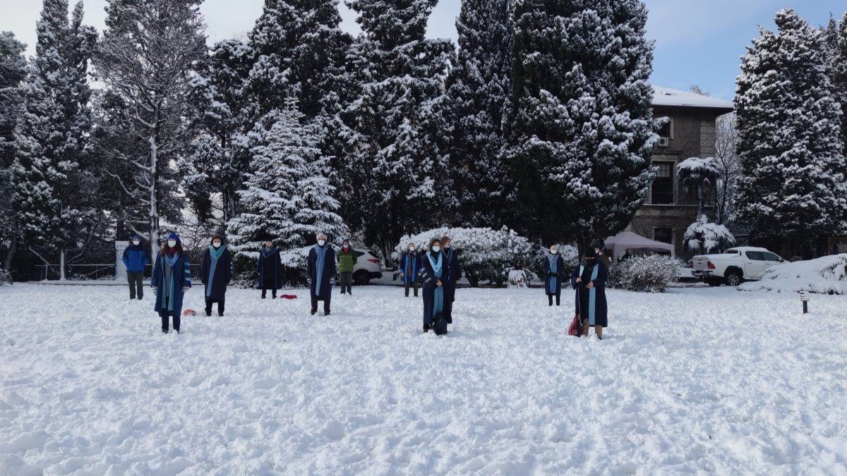 Boğaziçi akademisyenlerinden alkışlı protesto