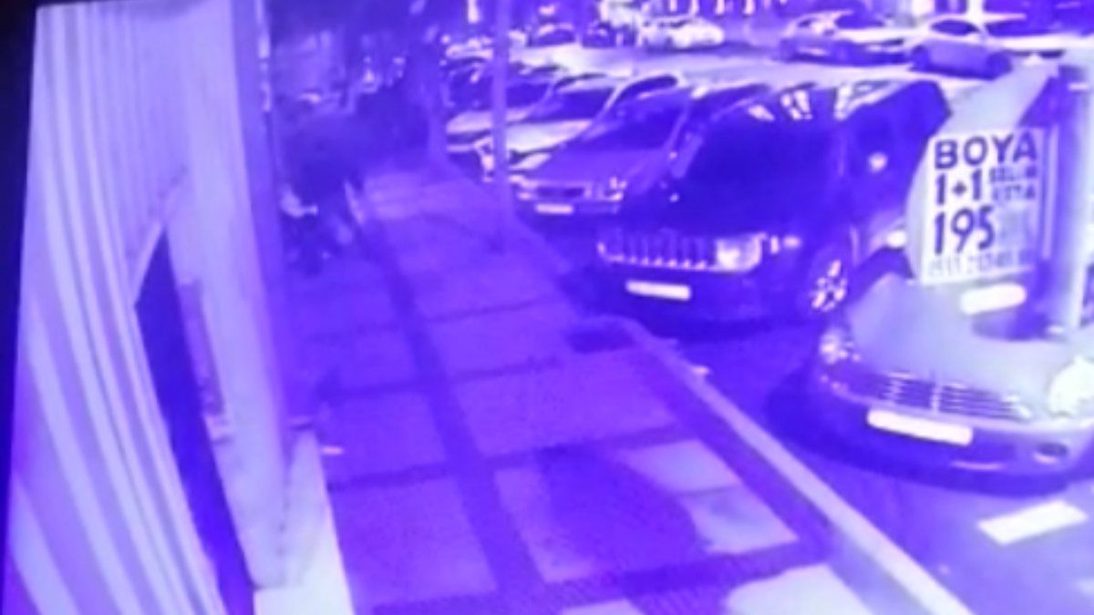 Beşiktaş'ta tinerci, 2 Rus turisti bıçakladı