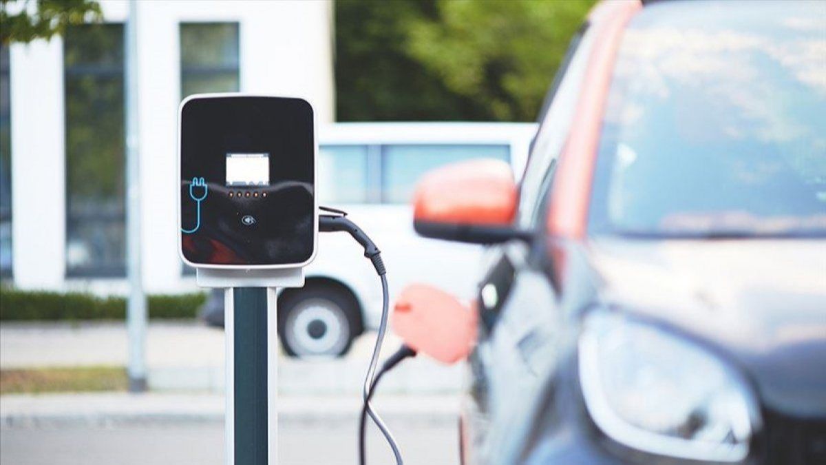 Avrupa'da elektrikli ve hibrit otomobil satışları arttı