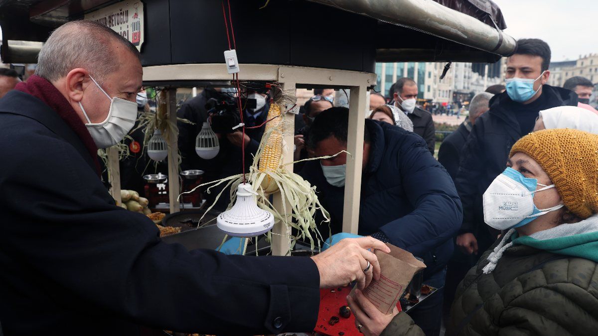 Cumhurbaşkanı Erdoğan, AKM ve Taksim'de yapımı süren camiyi inceledi