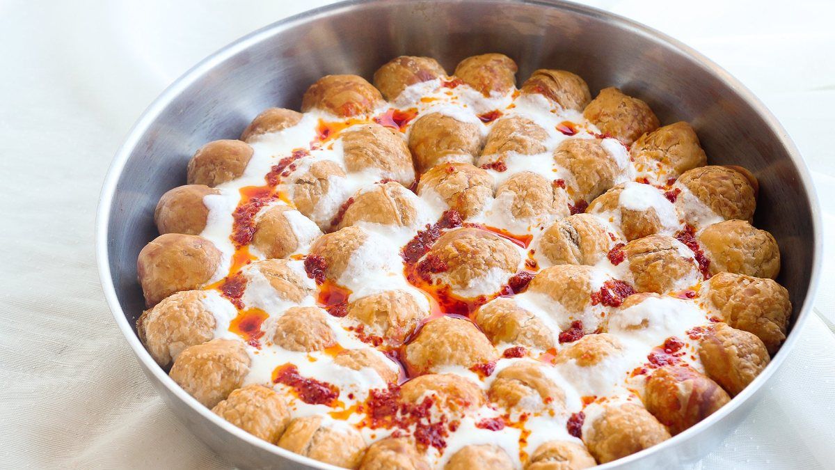 Boşnak mantısı nasıl yapılır, malzemeleri nelerdir? Pratik Boşnak mantısı tarifi..