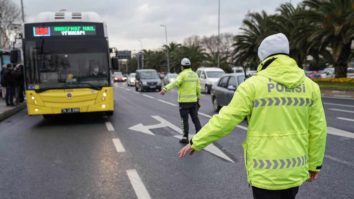 İstanbul'da toplu taşıma araçlarında koronavirüs denetimi  