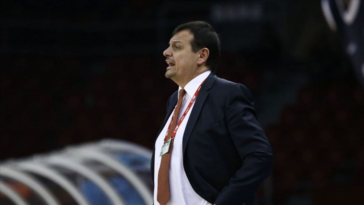 Ergin Ataman: Milli maçın olduğu günde Euroleague maçının olması hoş değil