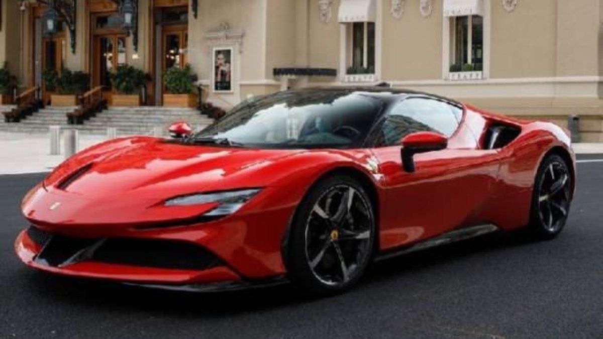 Ferrari'nin ilk elektrikli modeli 2025'te geliyor