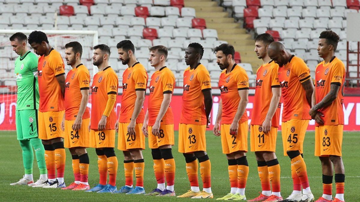 Galatasaray'da 12 oyuncunun sözleşmesi sona eriyor