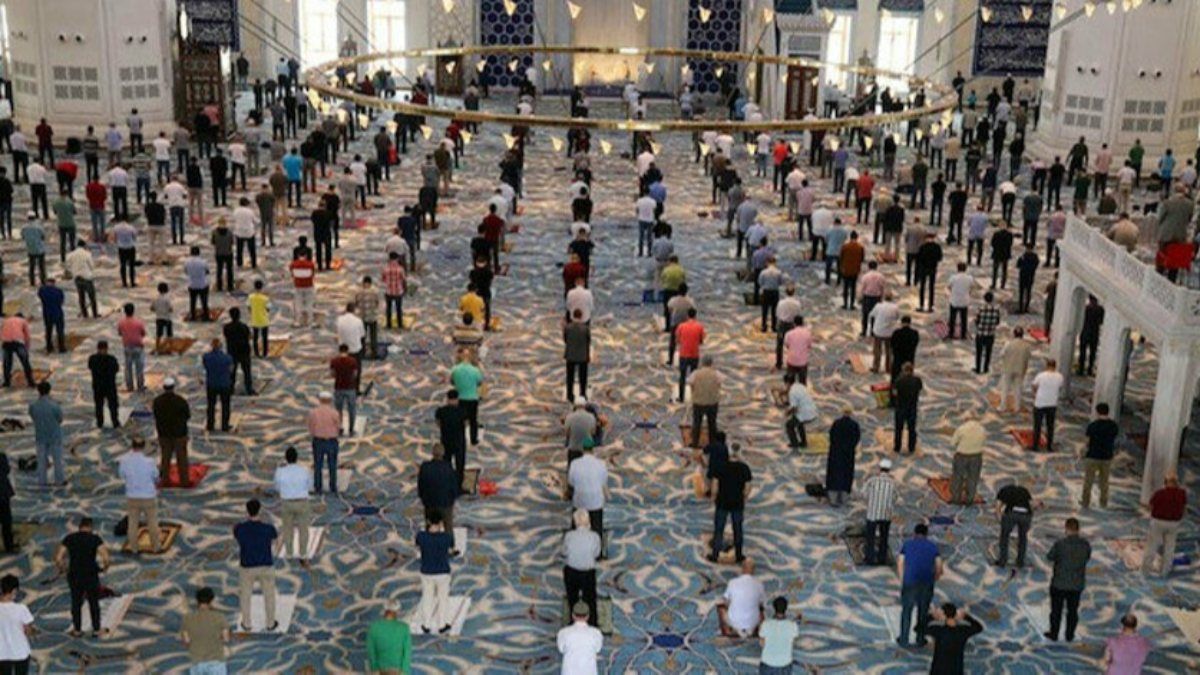 Cuma namazı saat kaçta kılınacak? 23 Temmuz 2021 il il cuma namazı saatleri