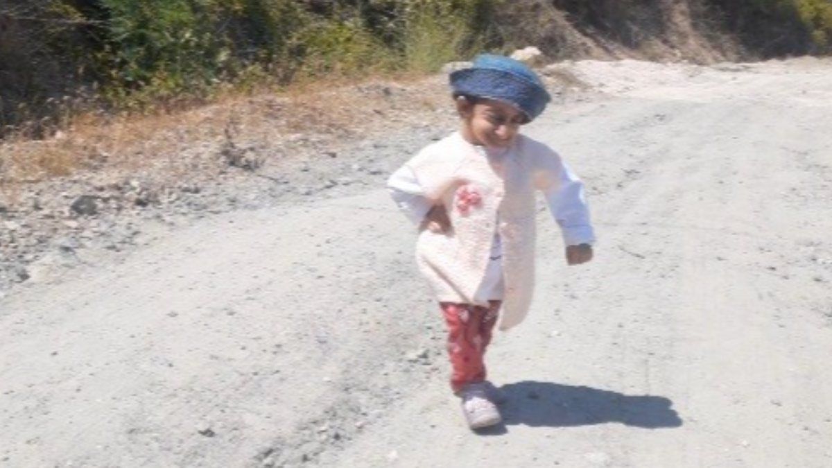 Türkiye'nin en kısa boylu kadını: Yokuşları çıkamıyorum