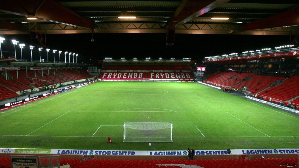 SK Brann'ın 12 futbolcusu stadyumda kadınlarla grup seks yaptı