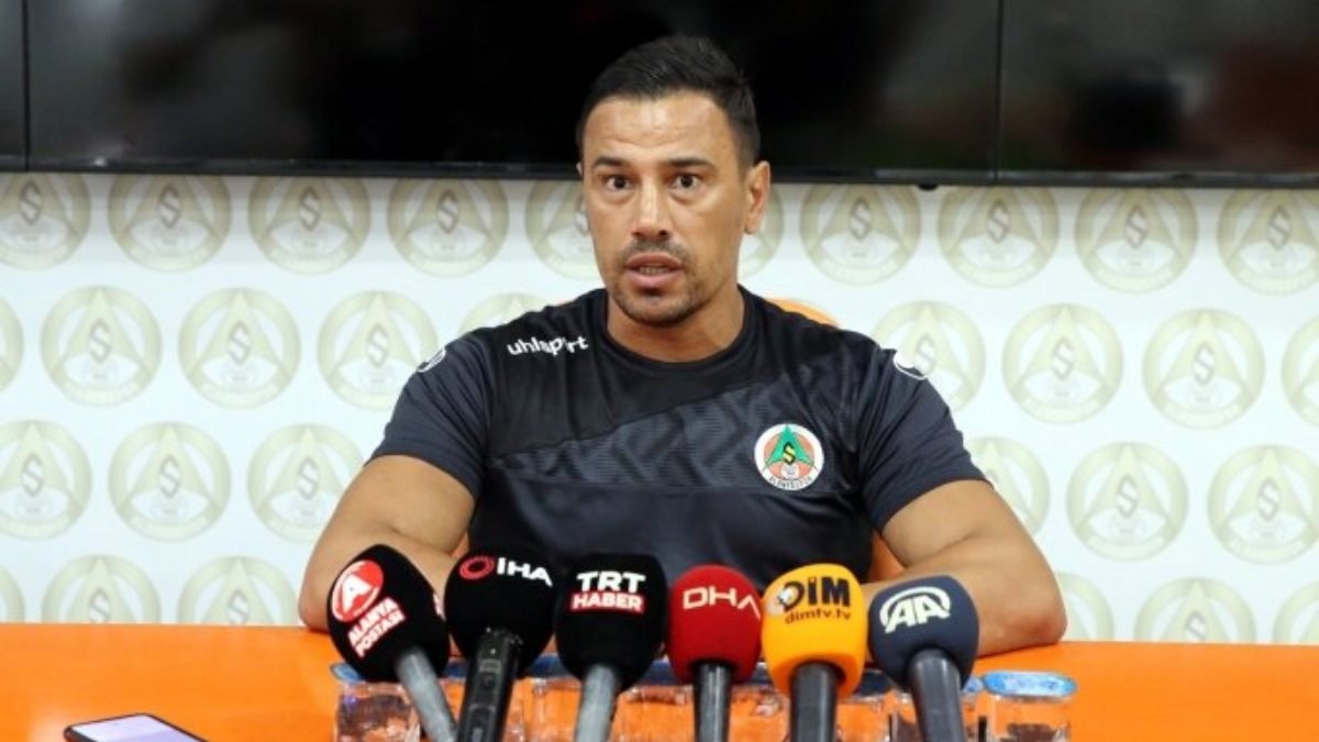 Çağdaş Atan: Yangınlar yüzünden 2-3 futbolcu hastalandı