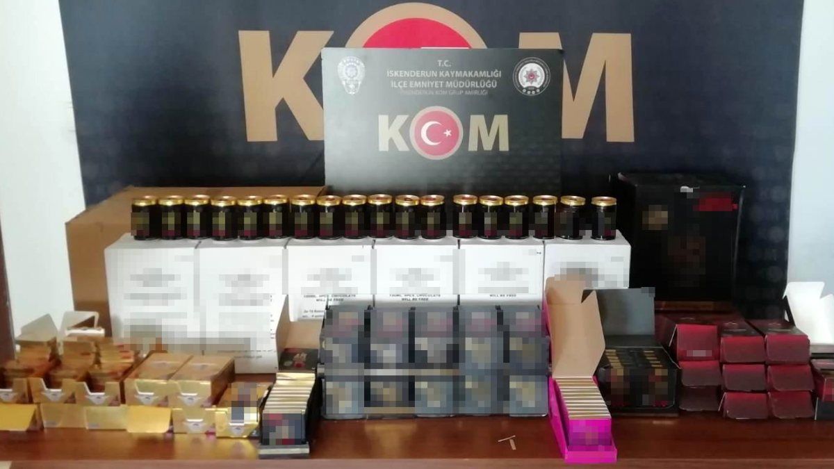 Hatay’da, kaçak cinsel içerikli ürünler ele geçirildi
