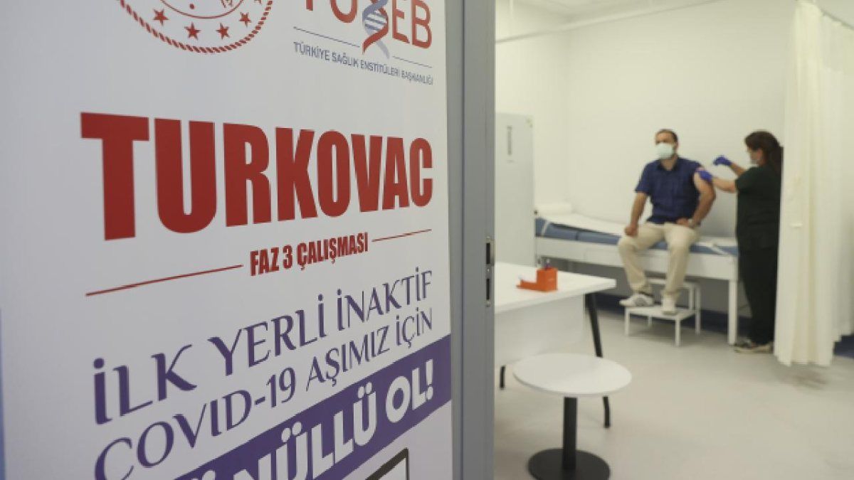 Fahrettin Koca: TURKOVAC acil kullanım onayına müracaat edebilecek aşamaya geldi