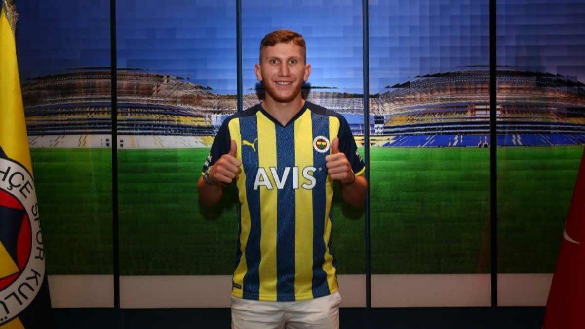 Burak Kapacak: Rakipler Fenerbahçe'den korkuyor