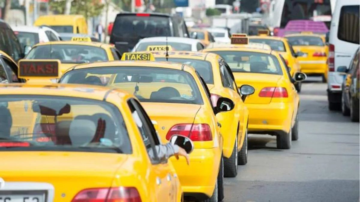 İstanbul'da 750 minibüs ve 250 dolmuşun taksiye dönüşüm süreci başladı