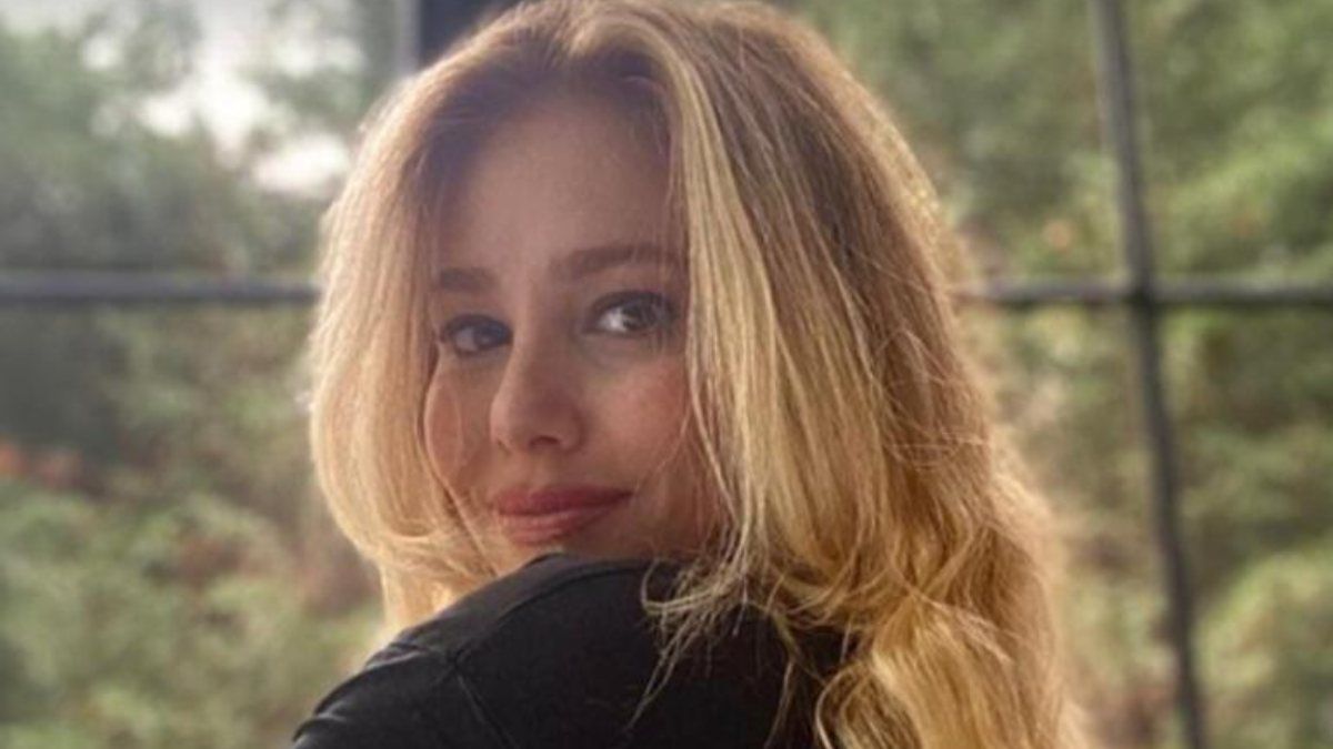 Elçin Sangu'dan yeni poz
