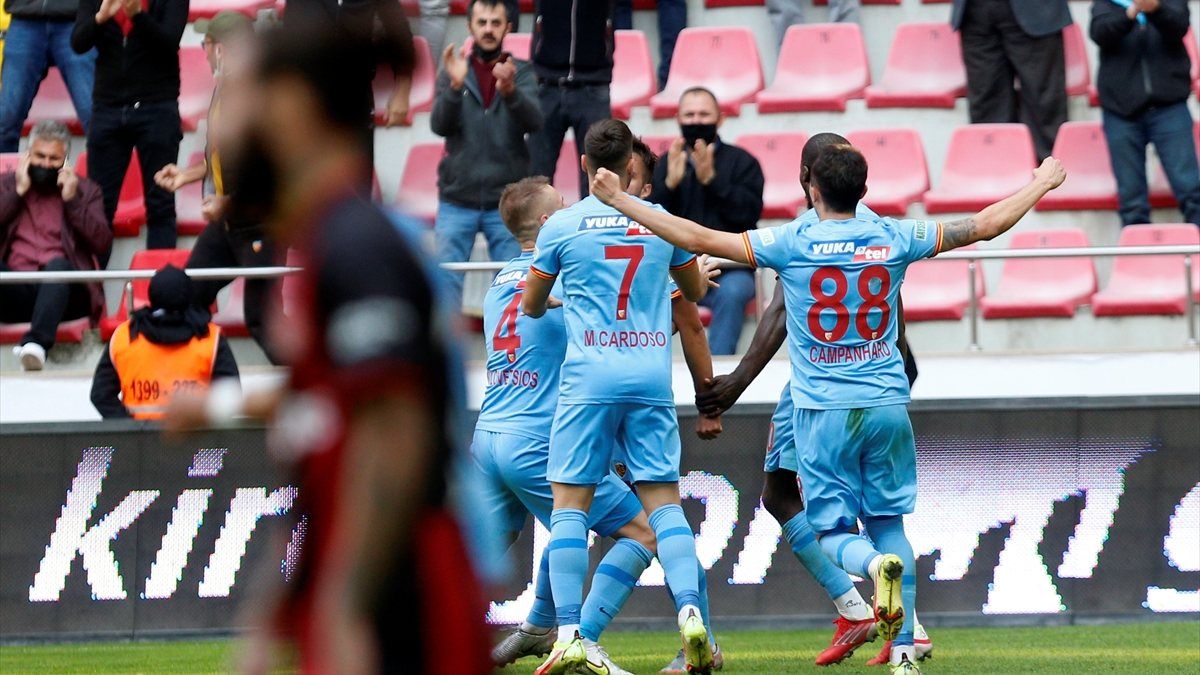 Kayserispor, Karagümrük'ü 2 golle geçti