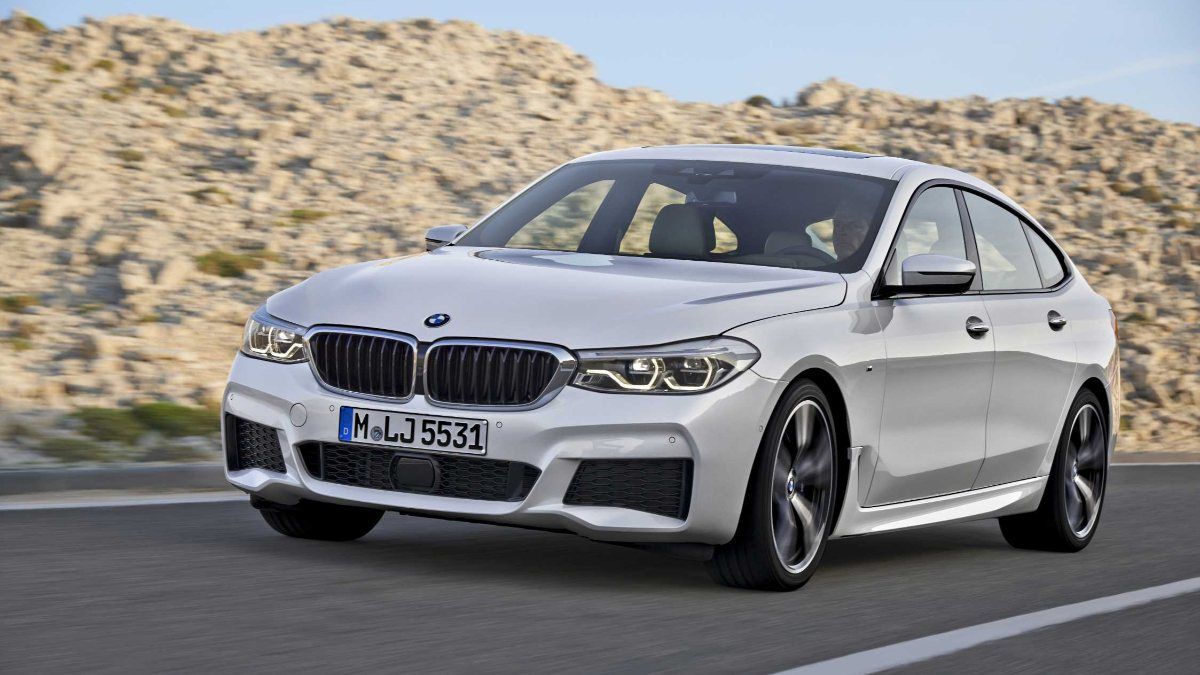 BMW, çip krizi nedeniyle araçlarındaki bazı donanımları kaldırıyor