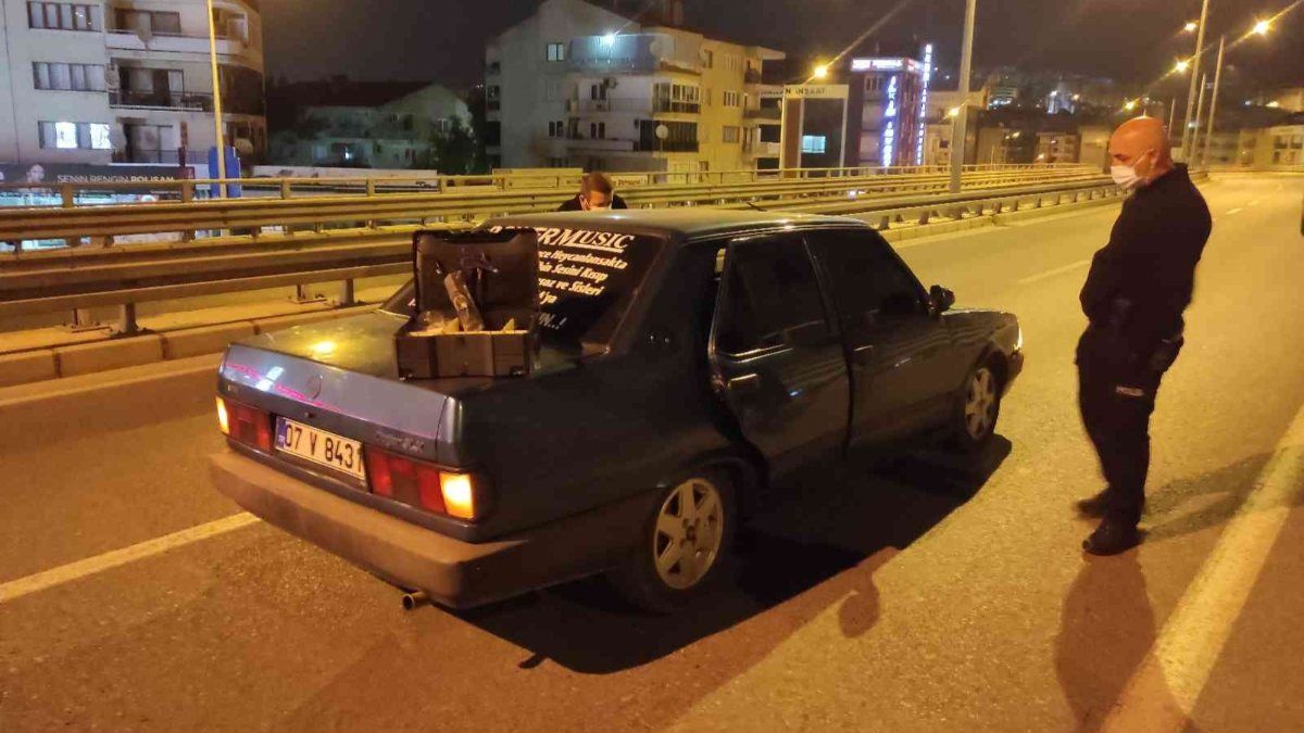 Aydın'daki ekipler çalıntı aracı 12 kilometre kovalayarak yakaladı
