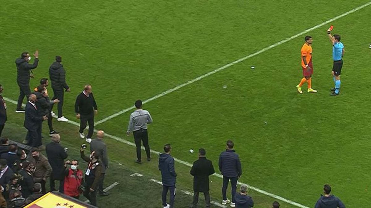 Fatih Terim'den Halil Umut Meler'e: O kartı burada göstersene