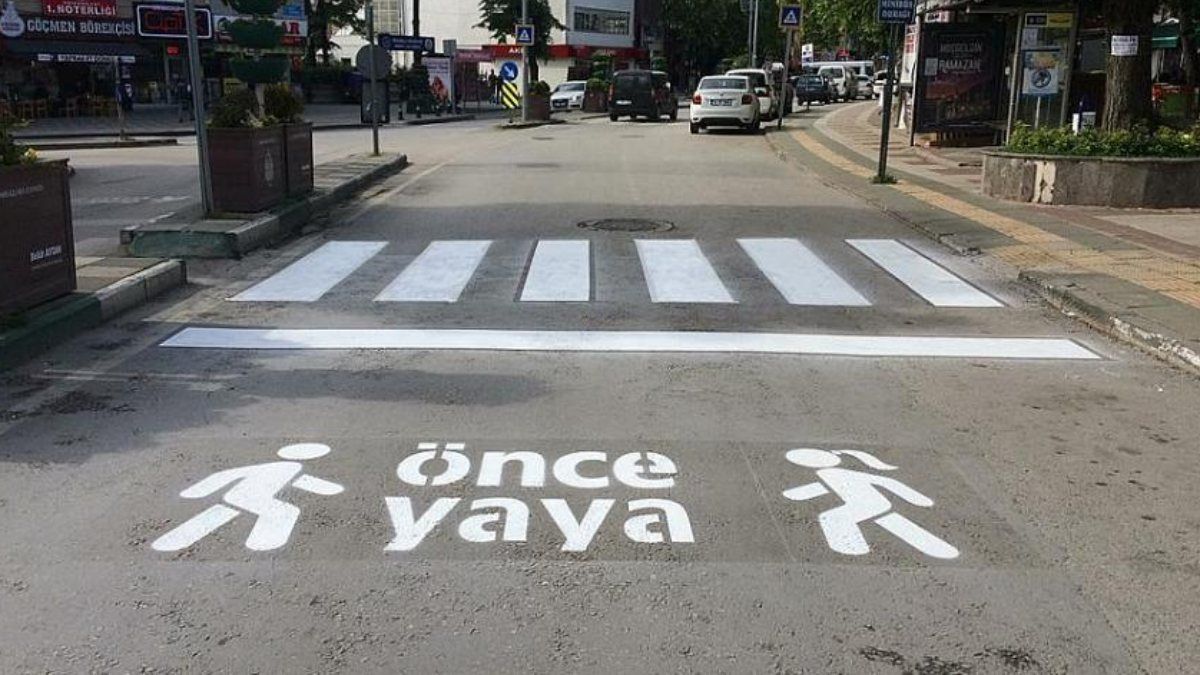 Yayaya yol vermemenin cezası 860 TL'ye yükseldi