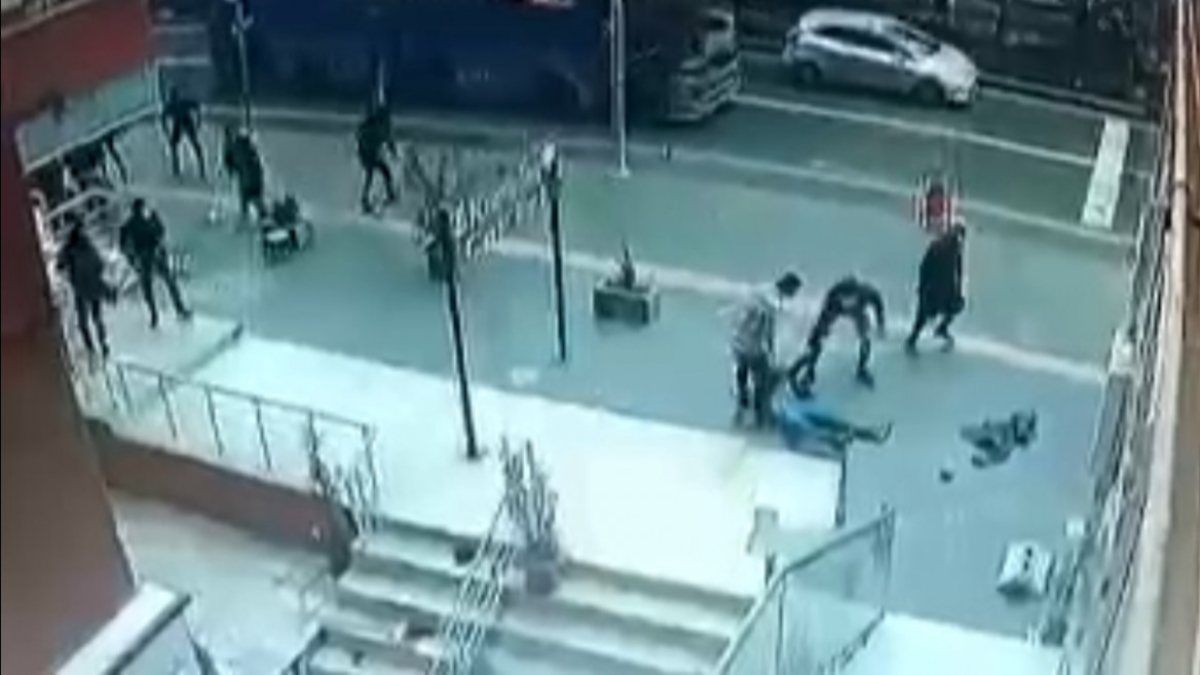 Diyarbakır’da, adliye önündeki kavga kamerada