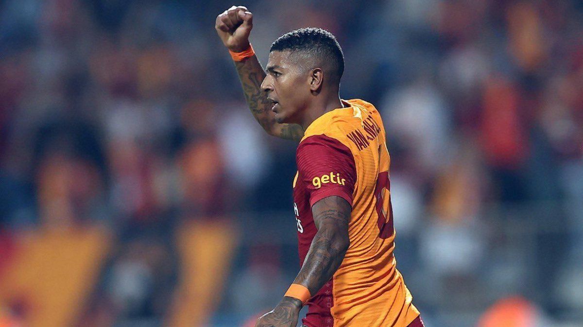 Galatasaray'da Aanholt ile yollar ayrılacak