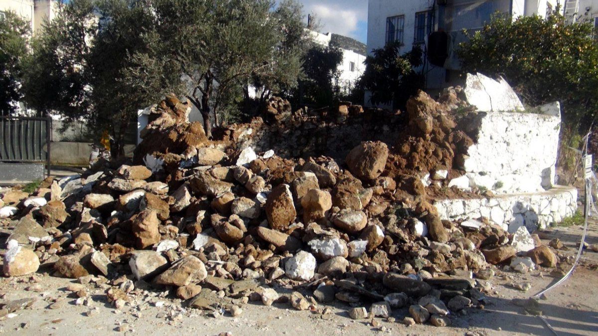 Bodrum'da 100 yıllık tarihi sarnıç çöktü