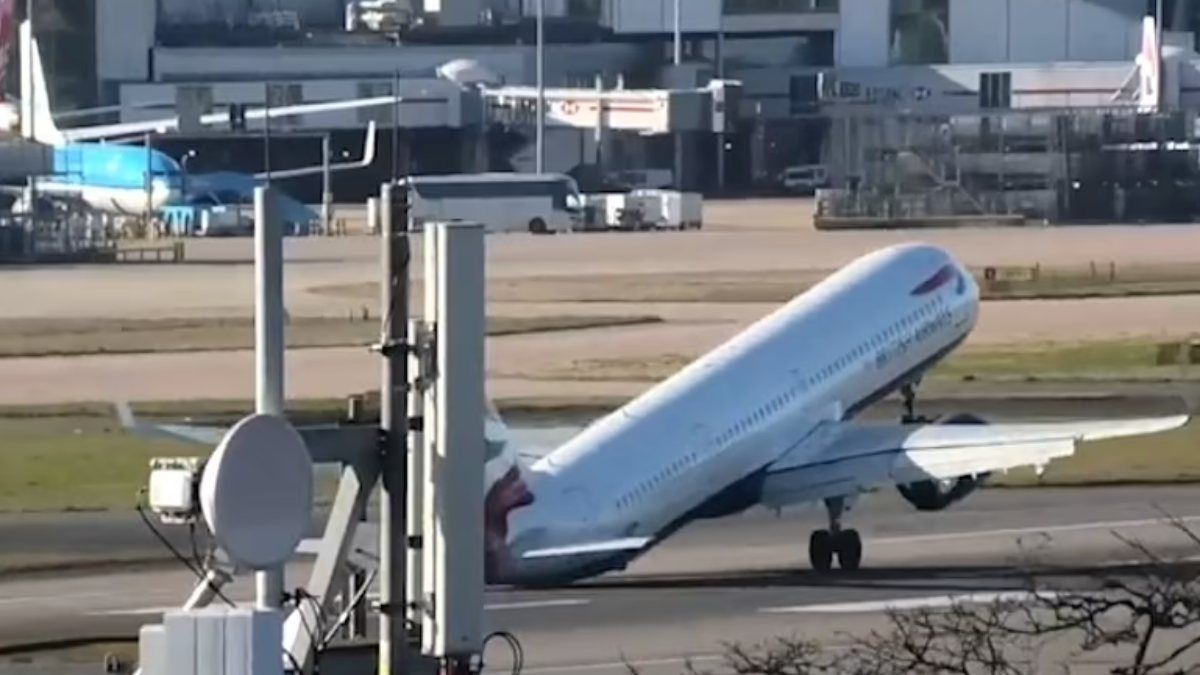 British Airways uçağı, inişte kuyruk sürttü