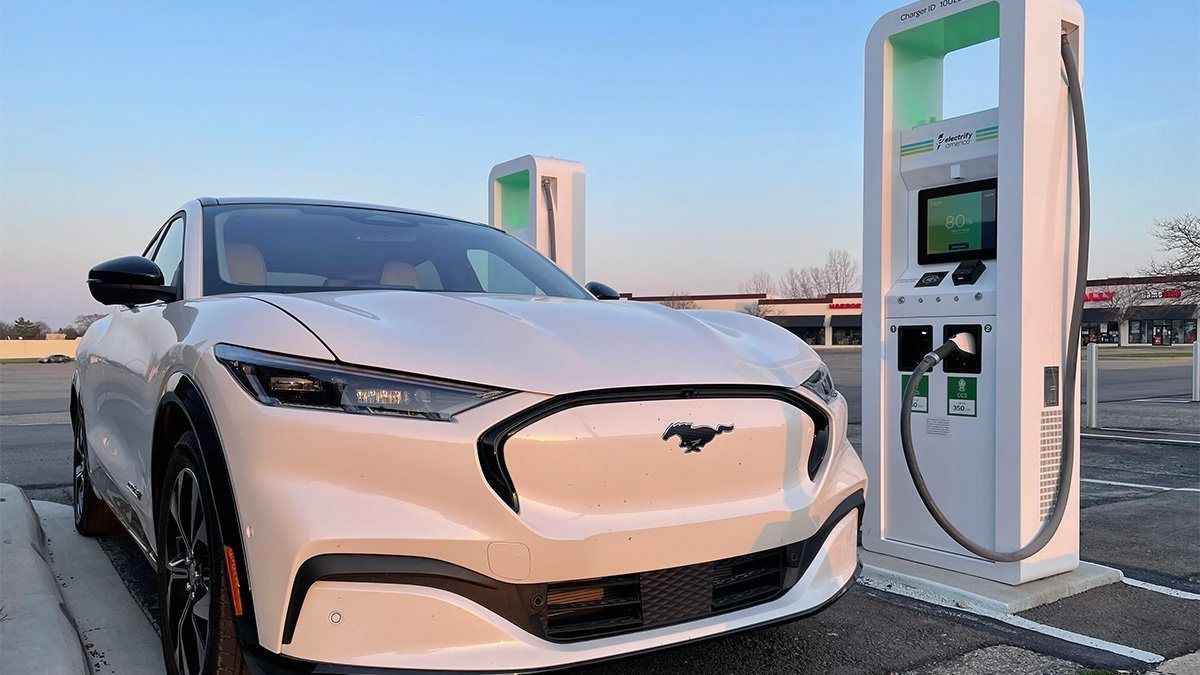 Ford, elektrikli araçlar için 20 milyar dolar yatırım yapacak