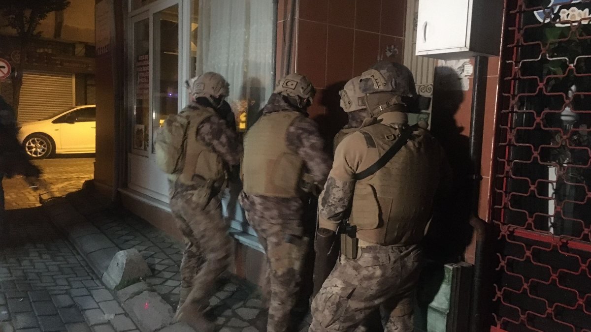 İzmir’de uyuşturucu operasyonunda 50 kişi tutuklandı