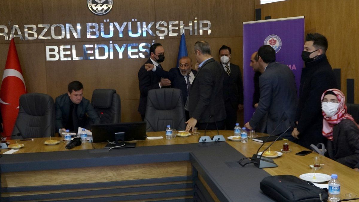 Trabzon'da 'öfke kontrolü eğitimi’ töreninde gerginlik
