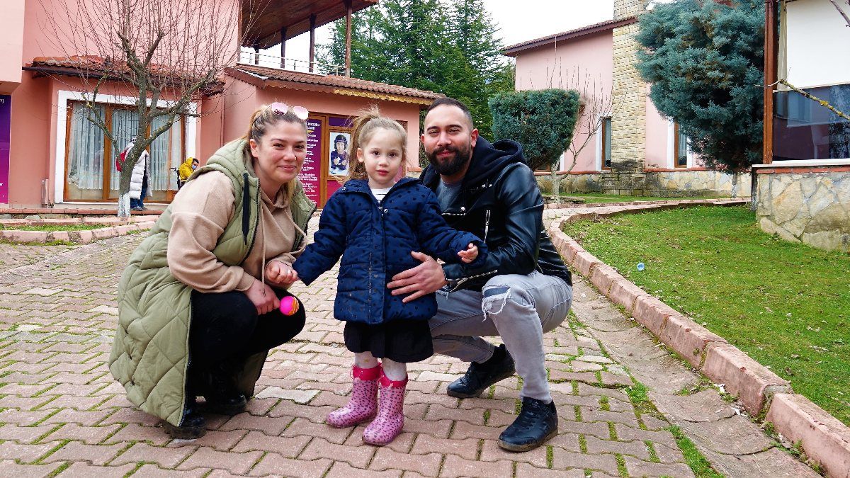 Otizmli kızından anne kelimesini duymak için Almanya'dan Kocaeli'ye geldi