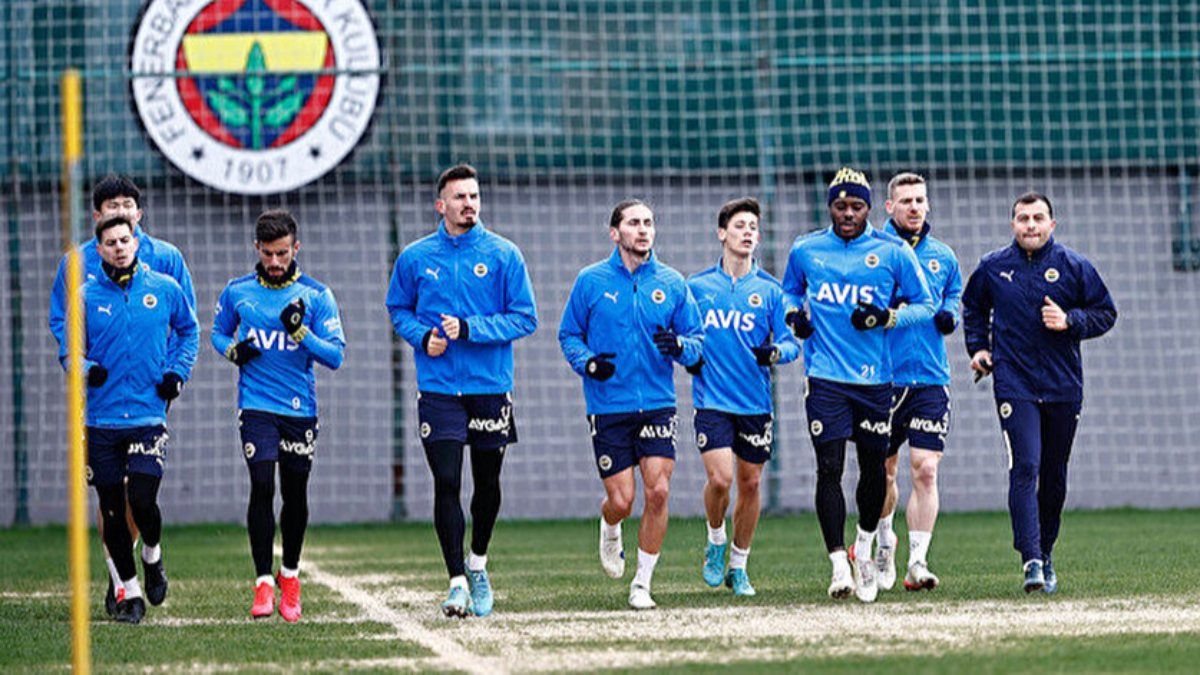 Fenerbahçe, Serdar Aziz'in sözleşmesini uzatıyor