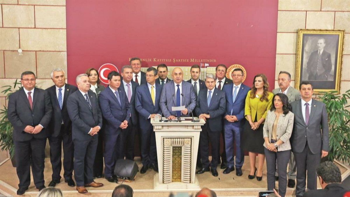 Seçim yasasında değişiklik: Meclis'te grup kurma şartı kaldırılıyor