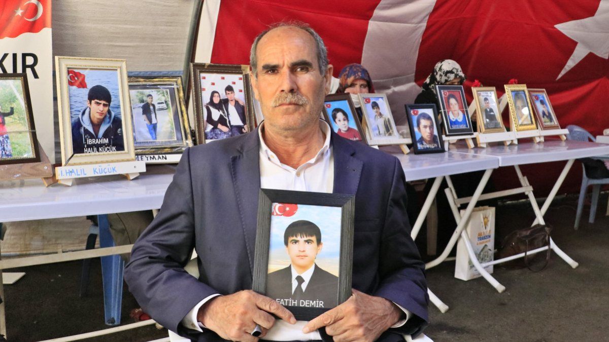 Diyarbakır'da evlat nöbeti tutan babanın kararlılığı