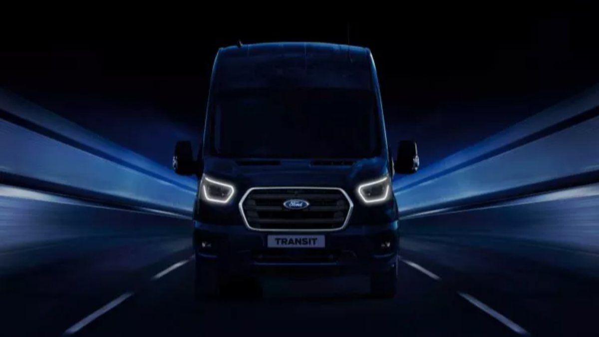 Elektrikli ilk Ford Transit, Kocaeli'de banttan indi