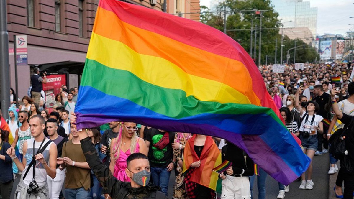 Dünya Kupası'nda LGBT bayraklarına izin yok